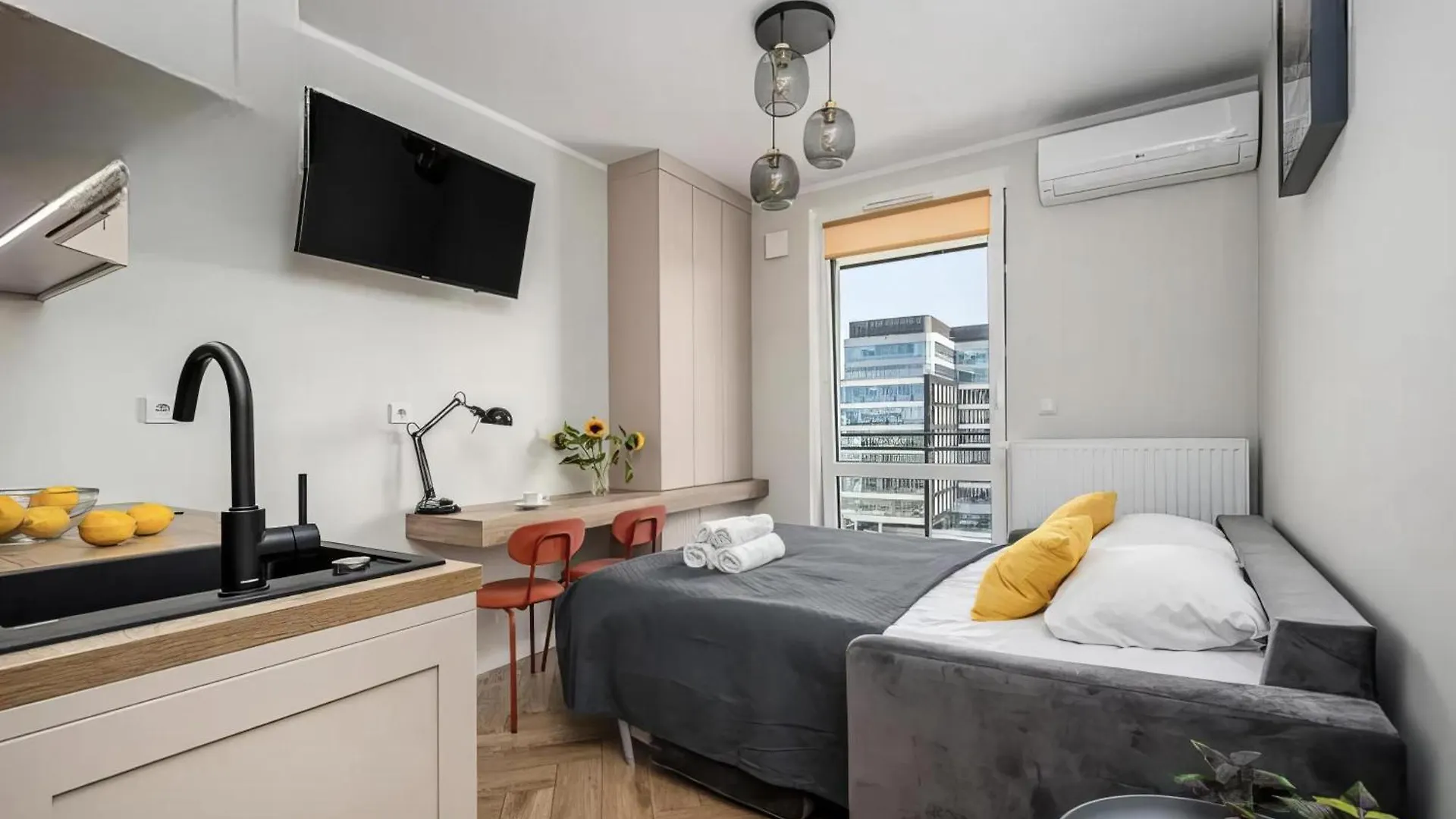 5Chi Wiktoryn House Apartment Warsaw Poland